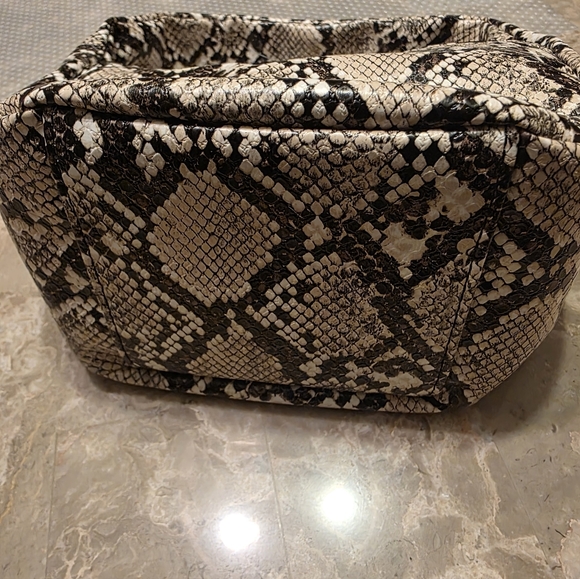LOFT Snakeskin Pattern Mini Bag - Black and White..NWT - Picture 5 of 8